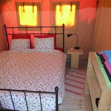 Saint Antonin Noble Val - Les 3 Cantons- Glamping Tente - Juliette 豪华帐篷